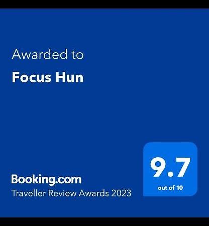 Focus Room Миеркуря Чук Екстериор снимка