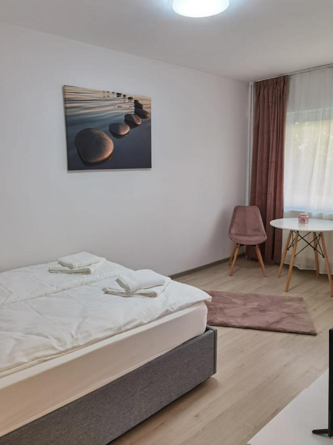 Focus Room Миеркуря Чук Екстериор снимка