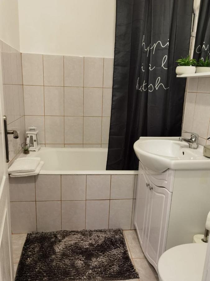Focus Room Миеркуря Чук Екстериор снимка
