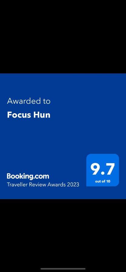 Focus Room Миеркуря Чук Екстериор снимка